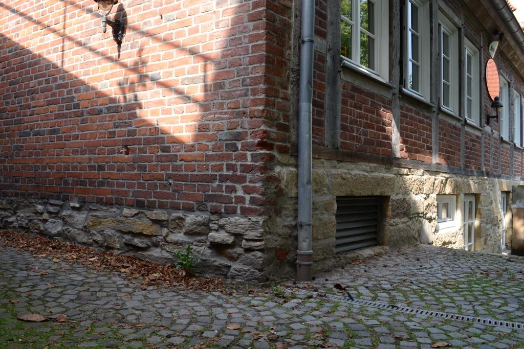 Kalksteinfundament im Bürgerhaus (Altenberge)